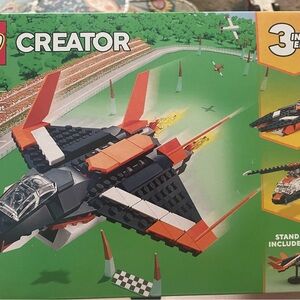 Lego creator 3-in-1 supersonic jet